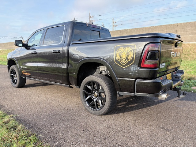 Dodge Ram Longhorn Panoramadak