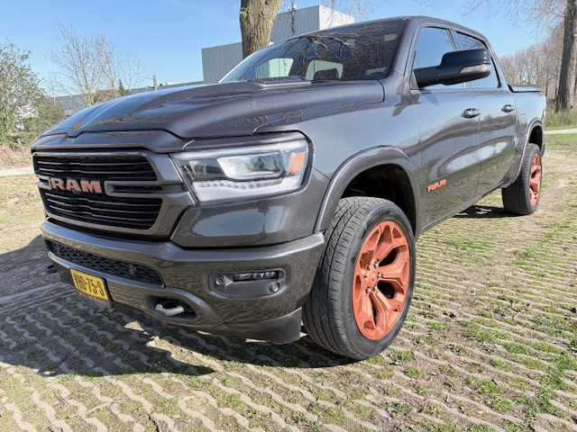 Dodge Ram 1500 I Rumble Bee I Panoramadak I Luchtvering